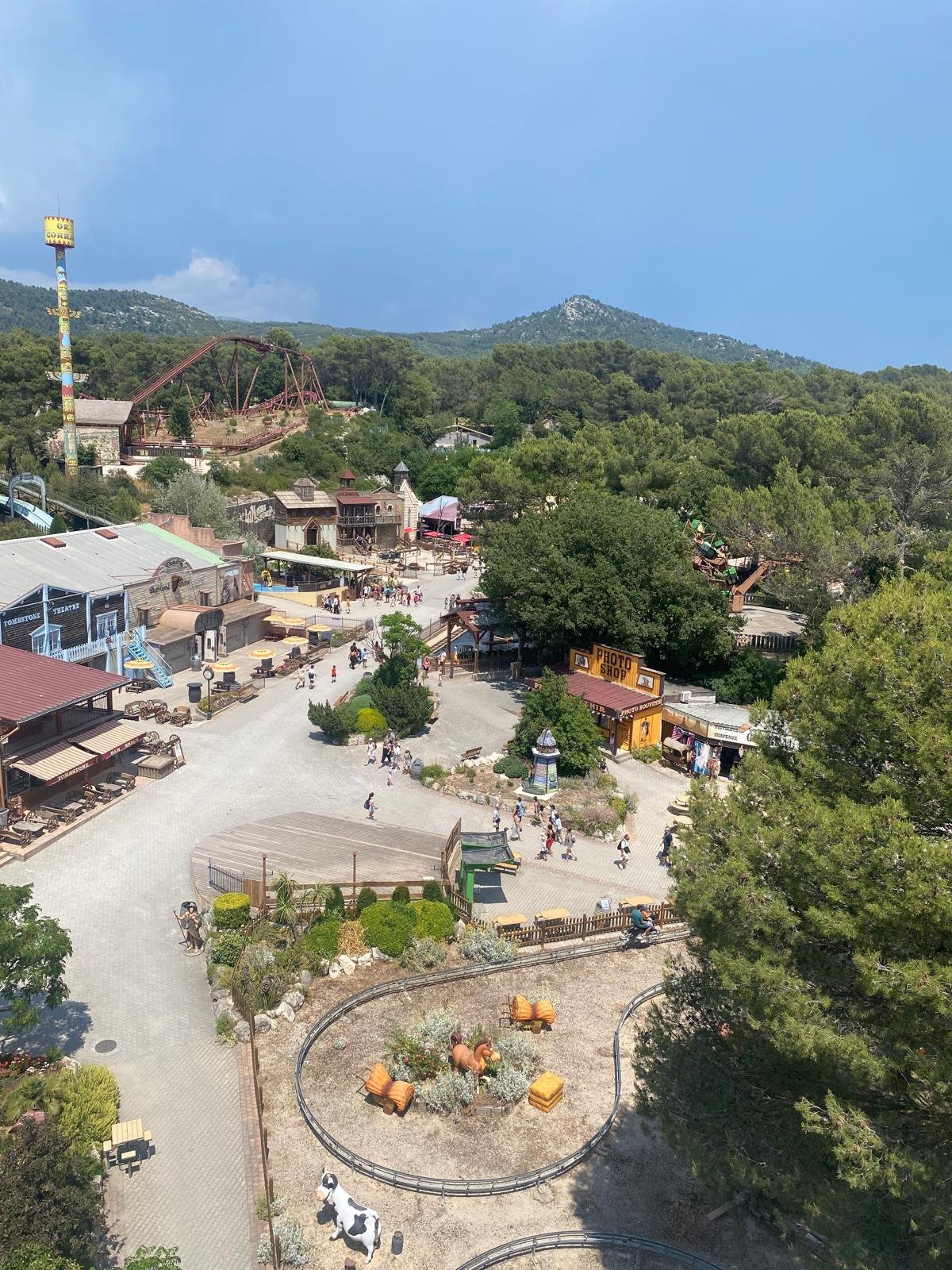 Vue d'ensemble d'une partie du parc